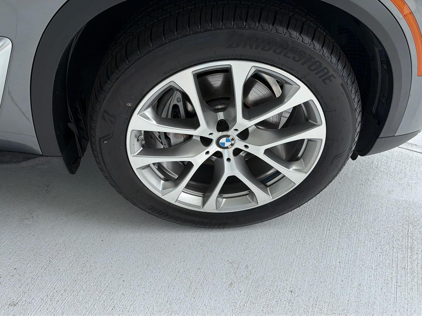 Used 2024 Skyscraper Grey Metallic BMW sDrive40i image 41