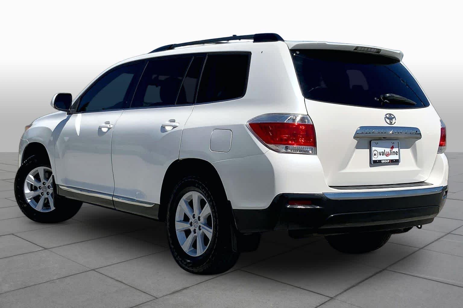 Used 2012 Blizzard Pearl Toyota  image 11