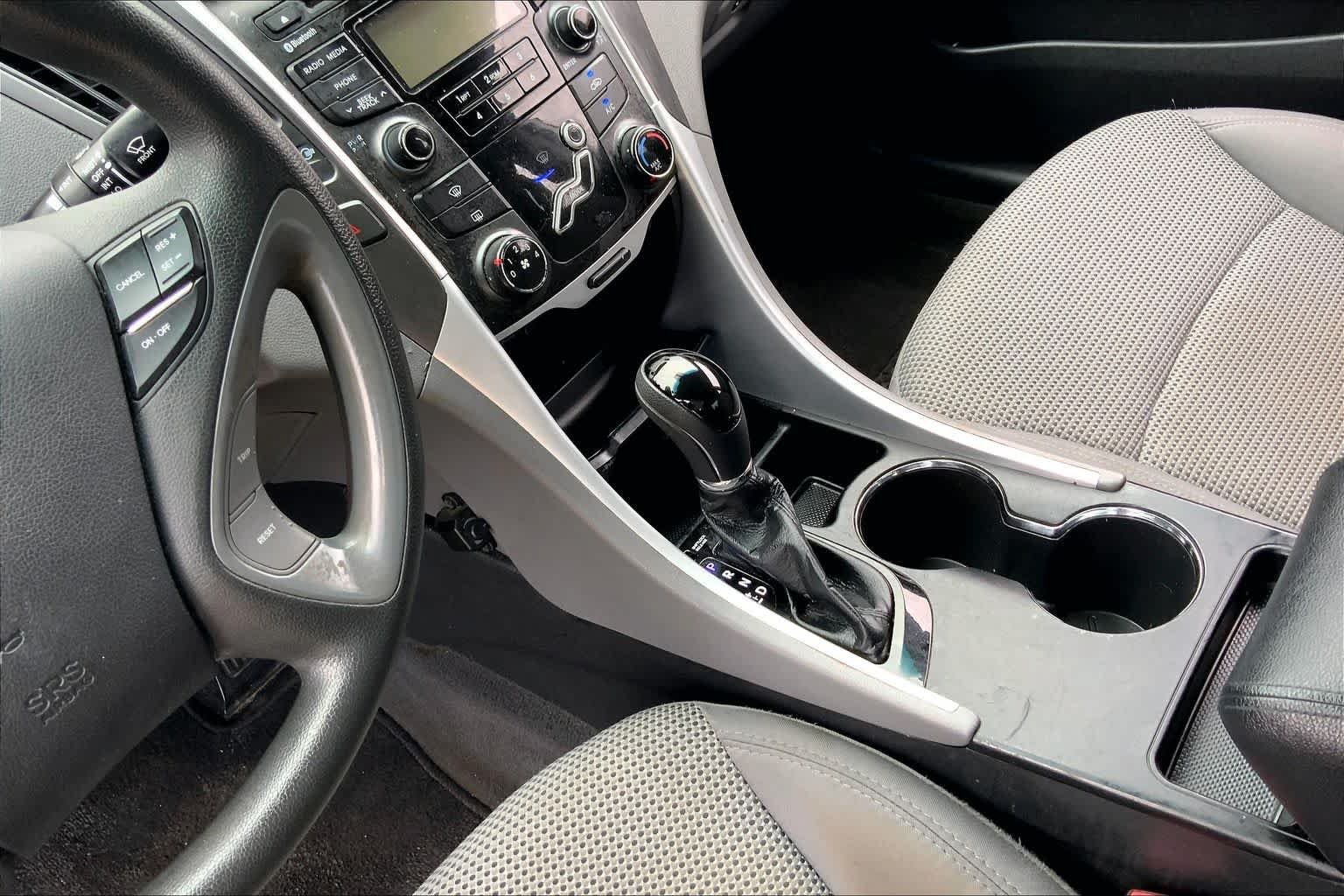Used 2012 Radiant Silver Hyundai GLS image 16