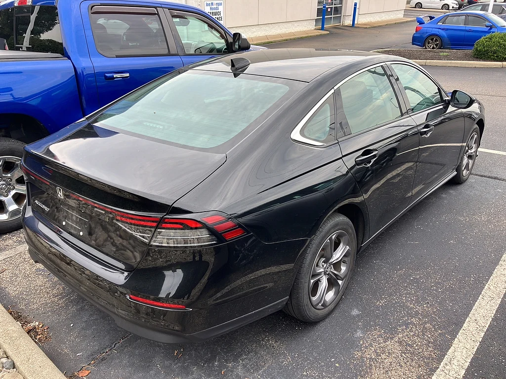Certified Used 2023 BLACK Honda EX image 6