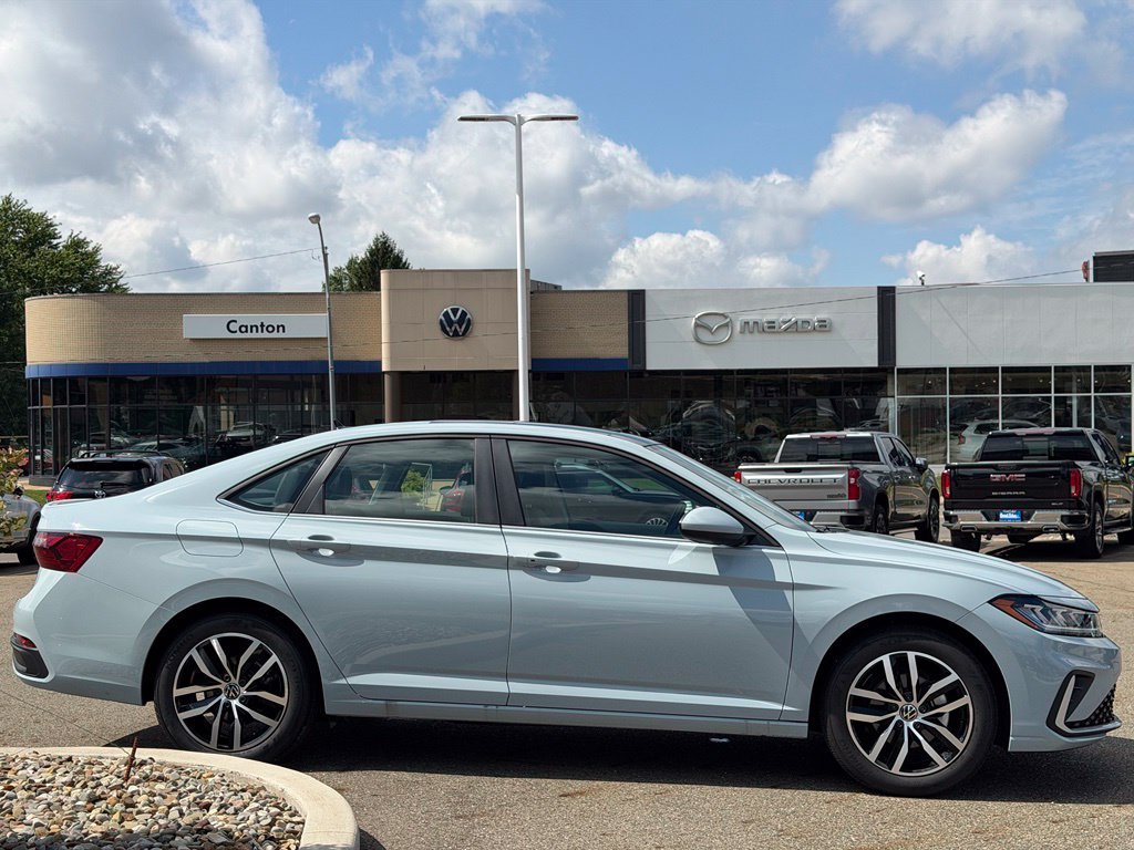 Used 2026 Gray Volkswagen 1.5T SE image 6