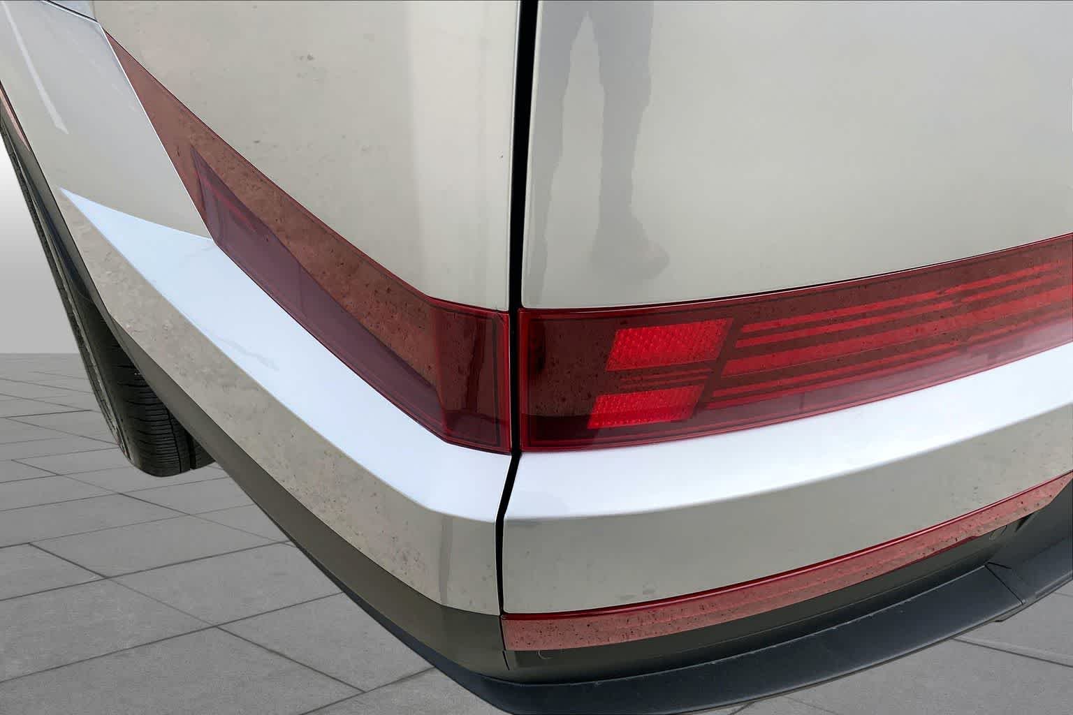 Used 2026 Shimmering Silver Hyundai SEL image 27