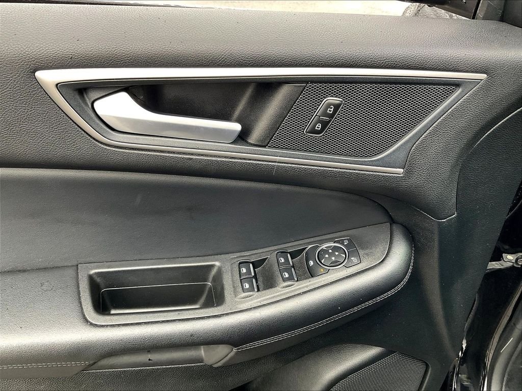 Used 2023 Black Ford SEL image 35