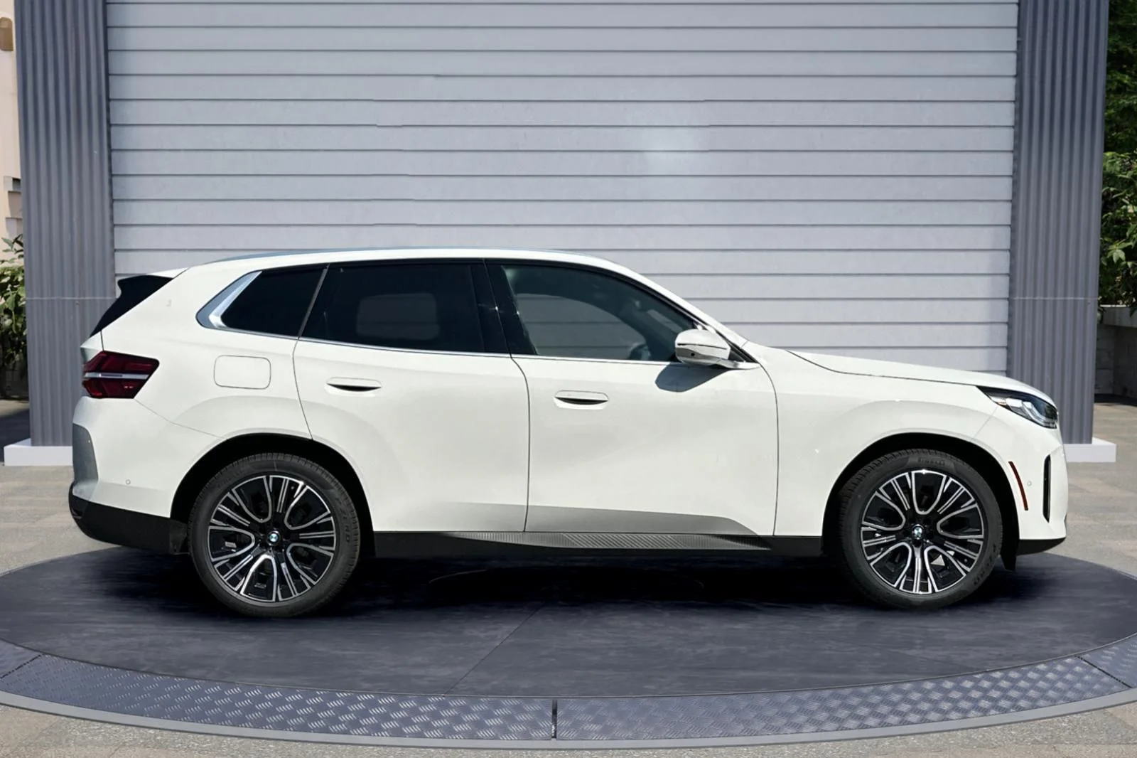 New 2026 Alpine White BMW 30 xDrive image 3