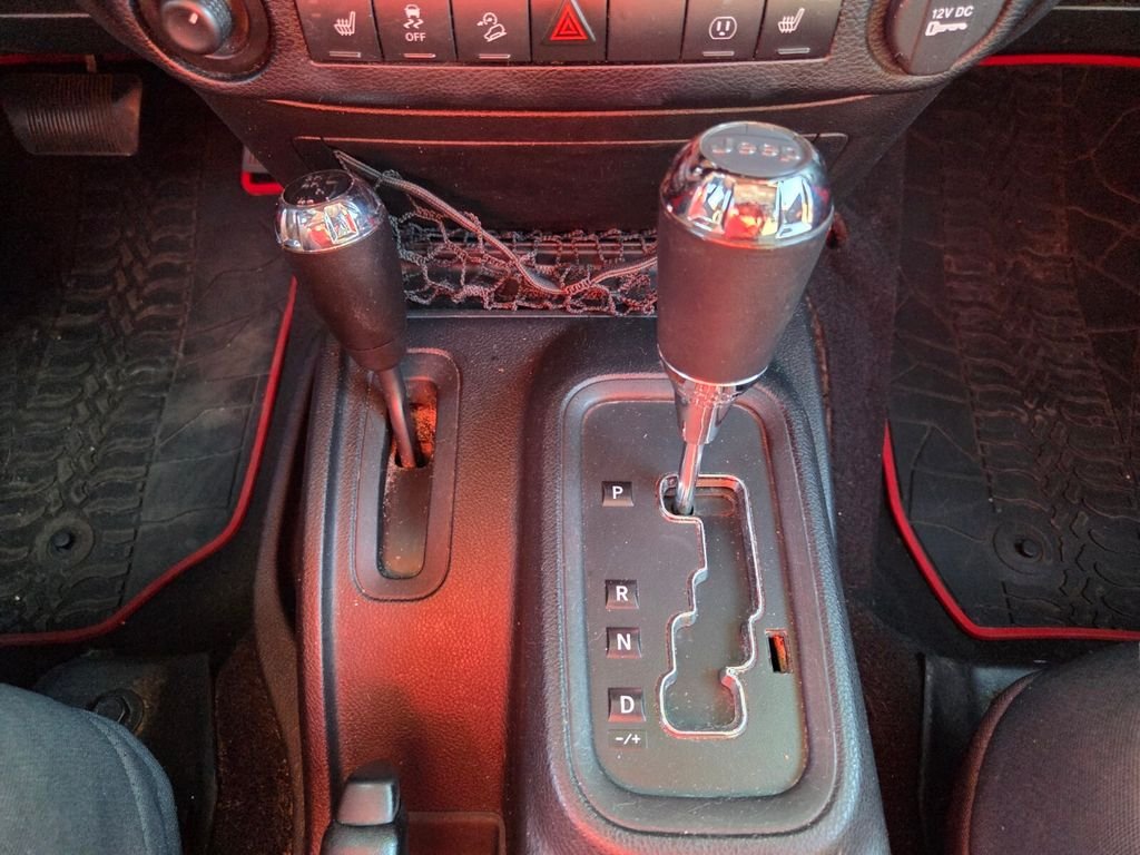 Used 2015 Red Jeep Unlimited Sahara image 26