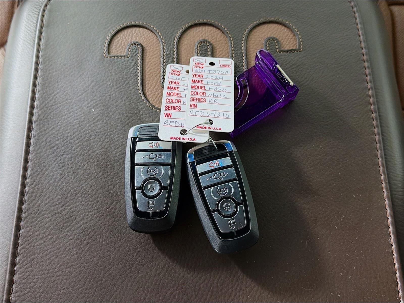 Used 2024 Oxford White Ford King Ranch image 34