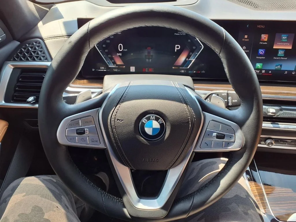 Used 2024 Red BMW xDrive40i image 15