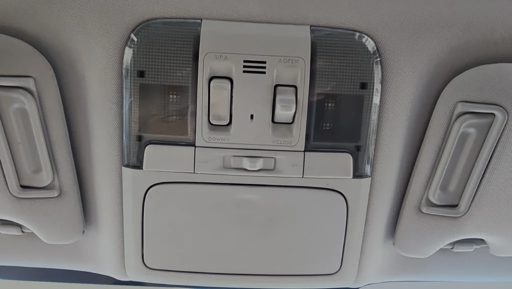 Used 2012  Subaru 2.5i image 32
