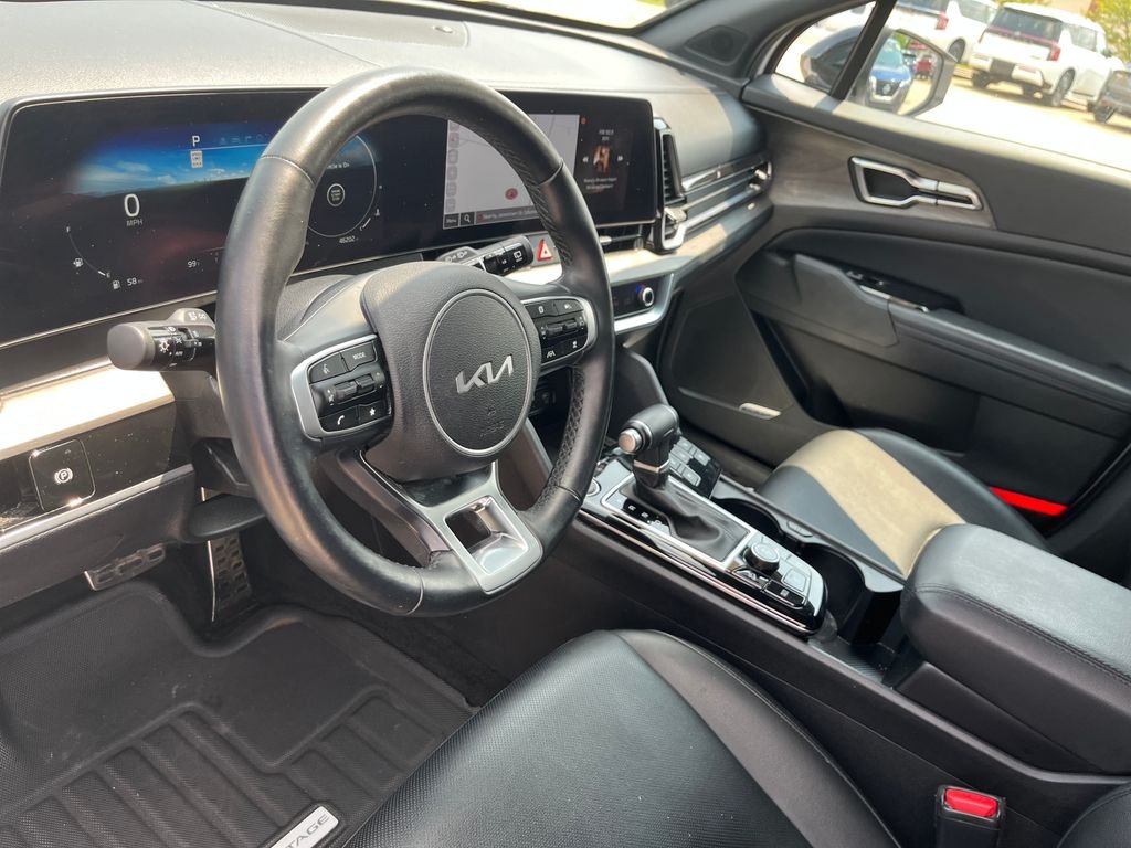 Used 2024 White Kia X-Pro Prestige image 15