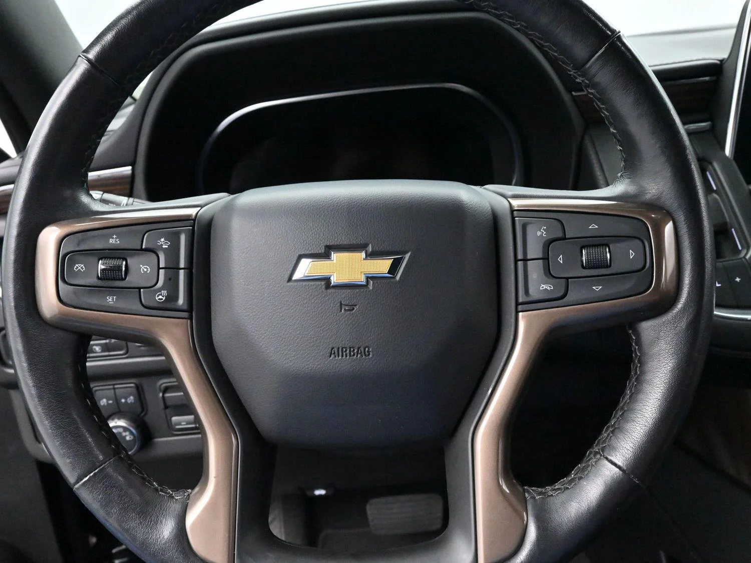 Used 2022 Black Chevrolet High Country image 21