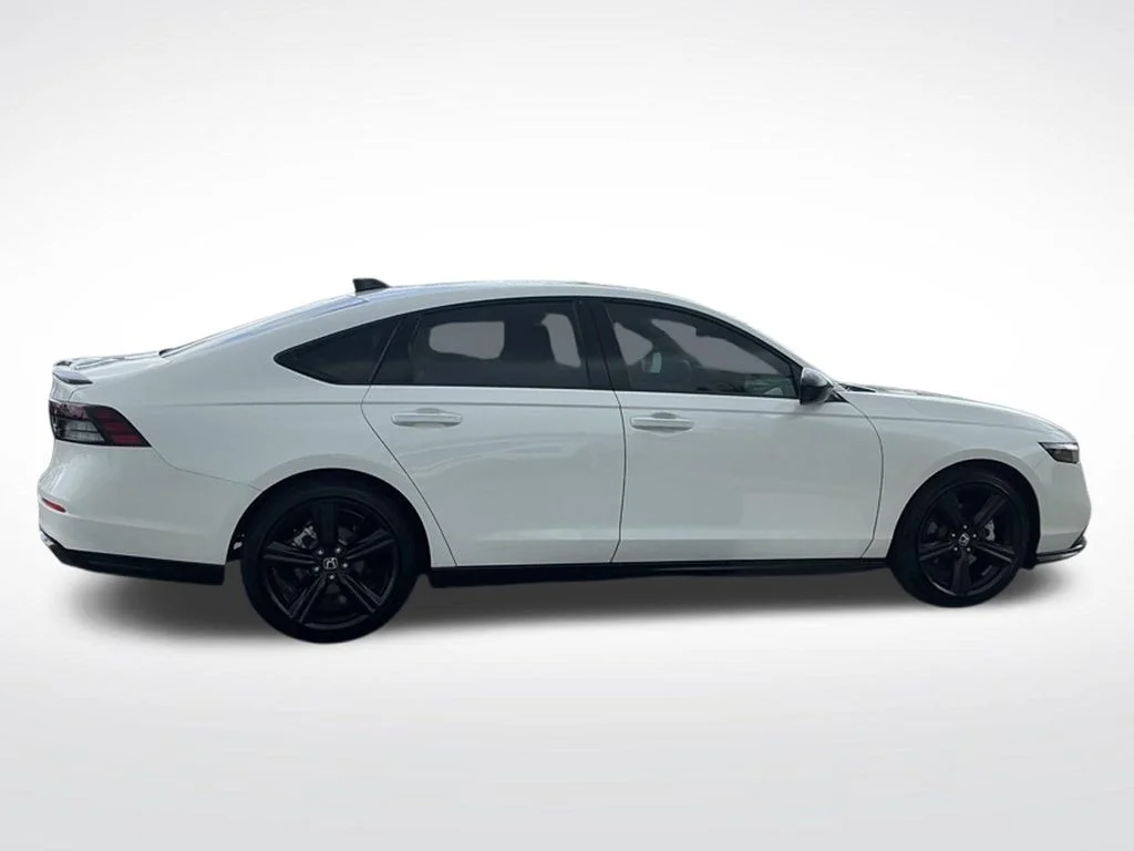 Used 2025  Honda Sport-L image 13
