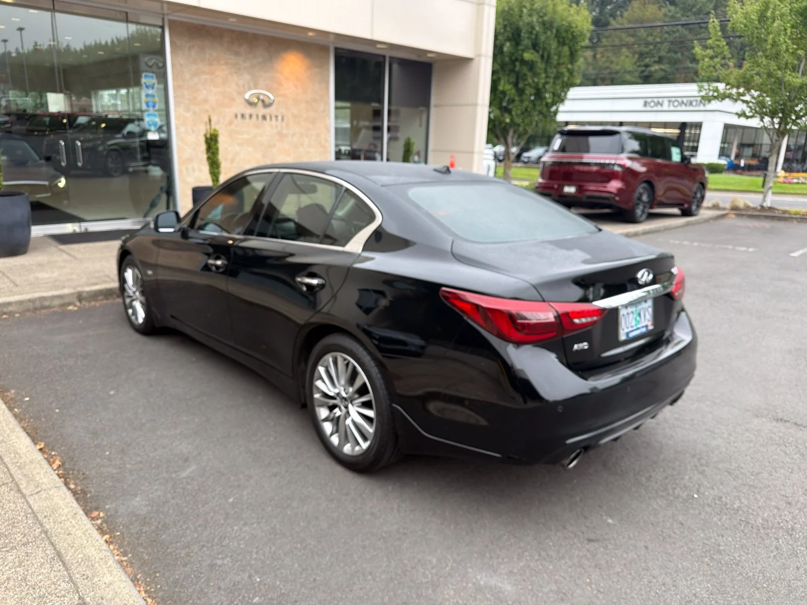 Used 2018 Black INFINITI 3.0t LUXE image 10