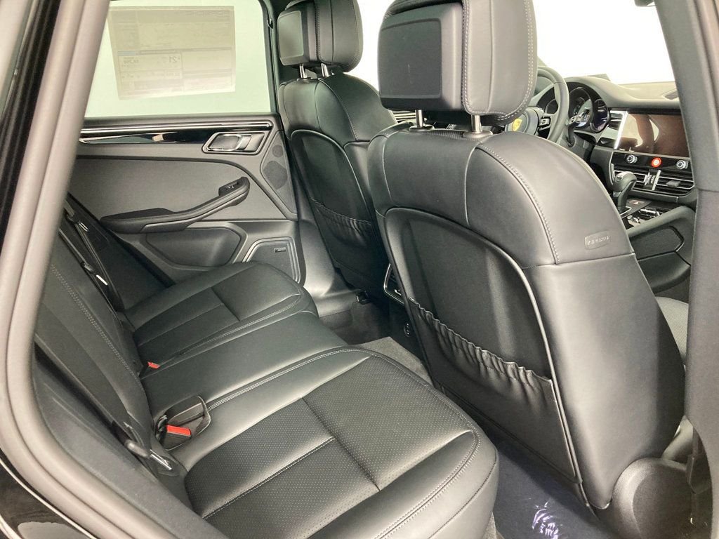 2026 Porsche Macan T - Photo 22