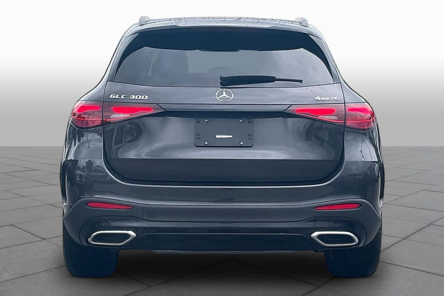 Used 2024 Graphite Grey Metallic Mercedes-Benz GLC 300 image 4