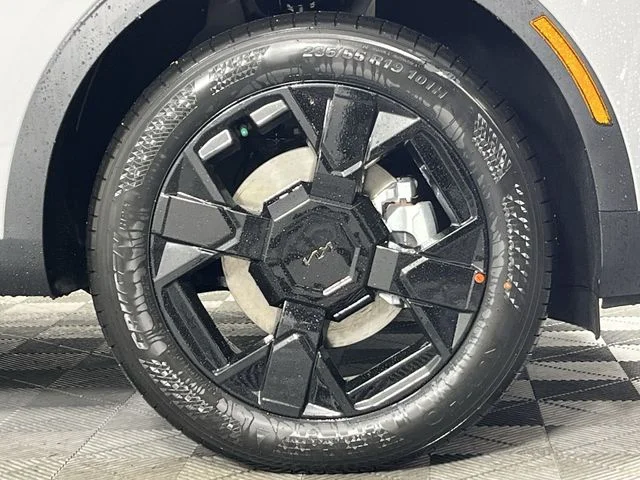New 2026 Wolf Gray Kia X-Line image 10