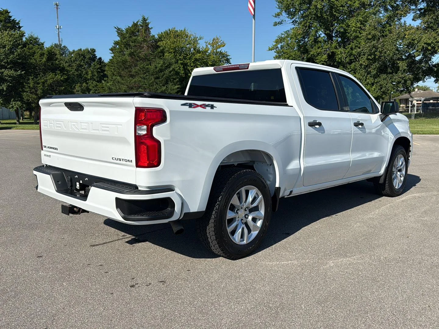 Used 2021 Summit White Chevrolet Custom image 18