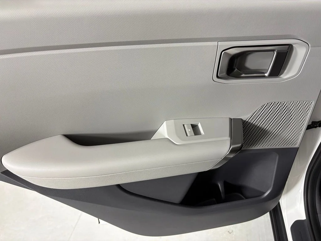 New 2027 Snow White Pearl Kia EX image 34