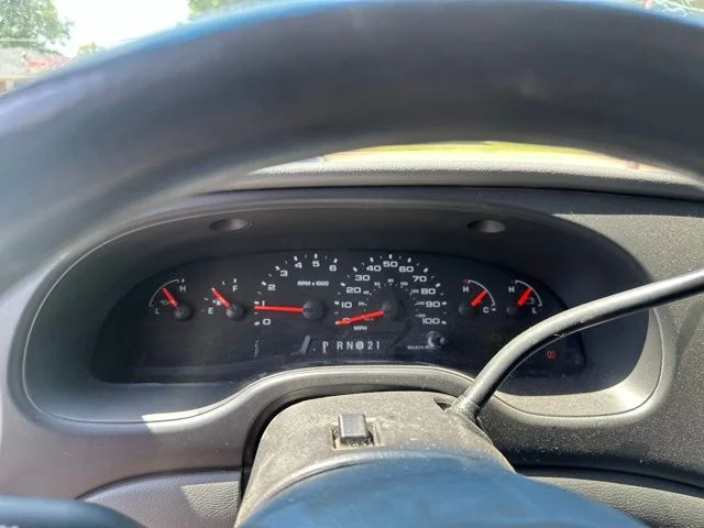 Used 2008 White Ford XL image 19