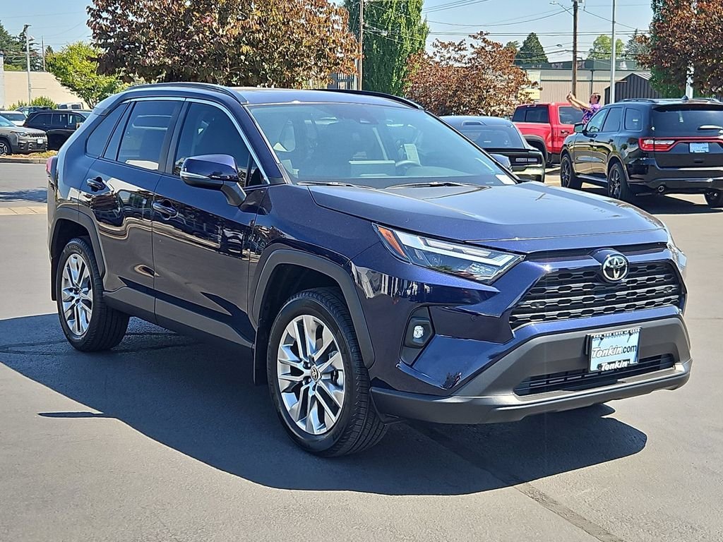 Used 2025 Blueprint Toyota XLE Premium image 8