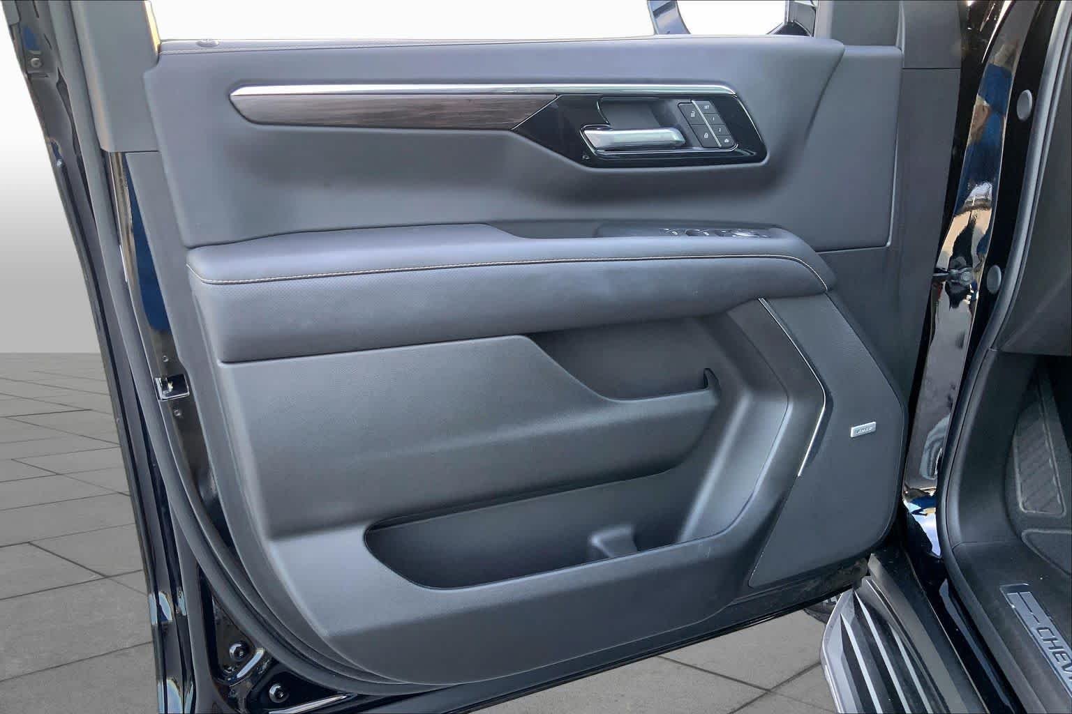 Used 2026 Black Chevrolet Premier image 21