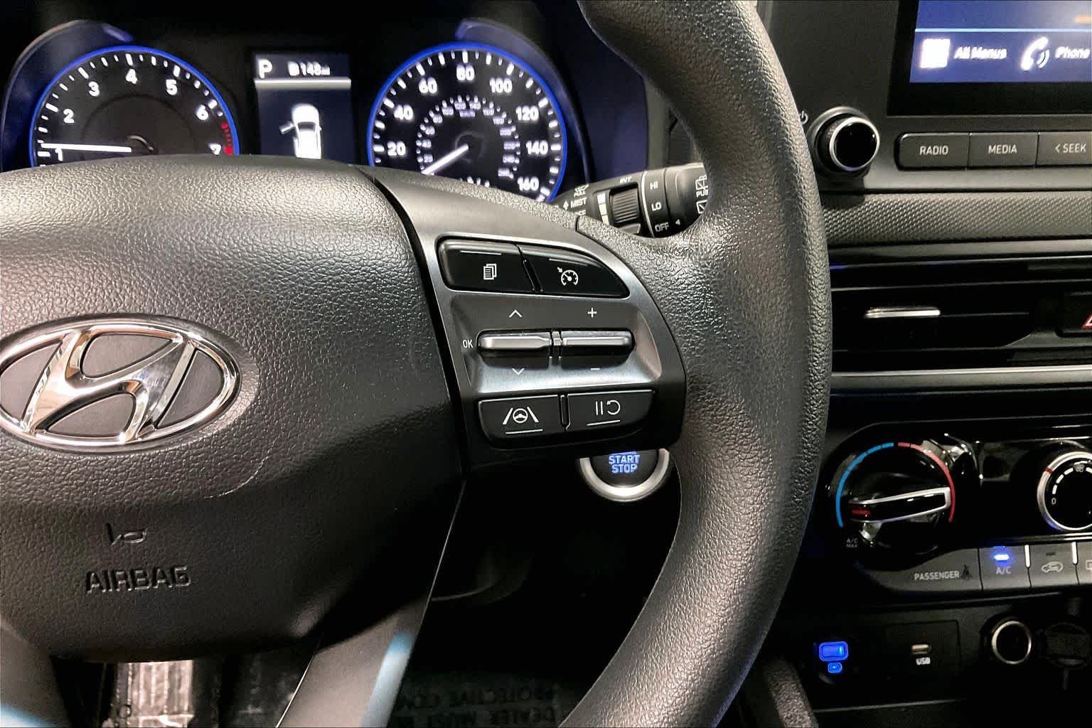 Used 2022 Cyber Silver w/Black Roof Hyundai SEL image 23
