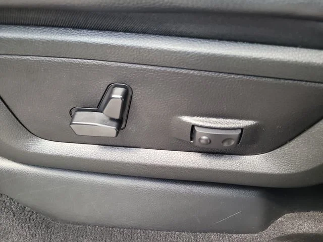 Used 2023 Red Ram Laramie image 21