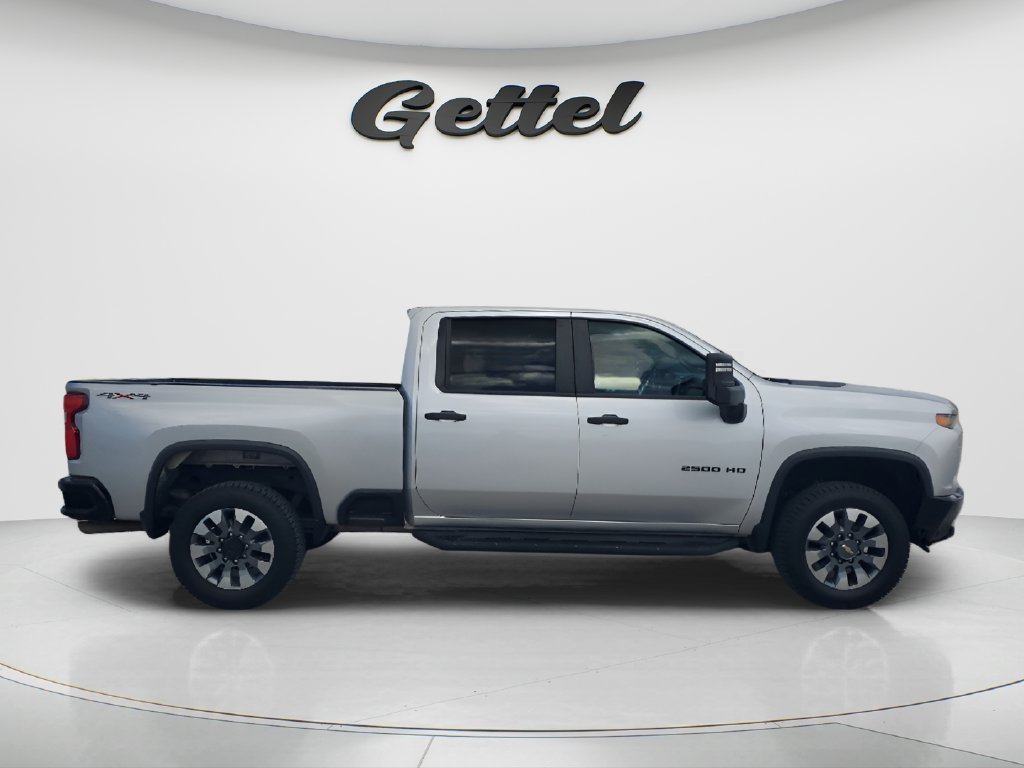 Used 2021 SILVER ICE METALLIC Chevrolet Custom image 4