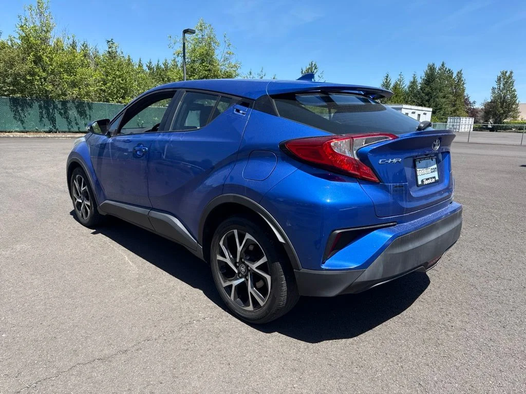 Used 2018 Blue Eclipse Metallic Toyota XLE Premium image 5