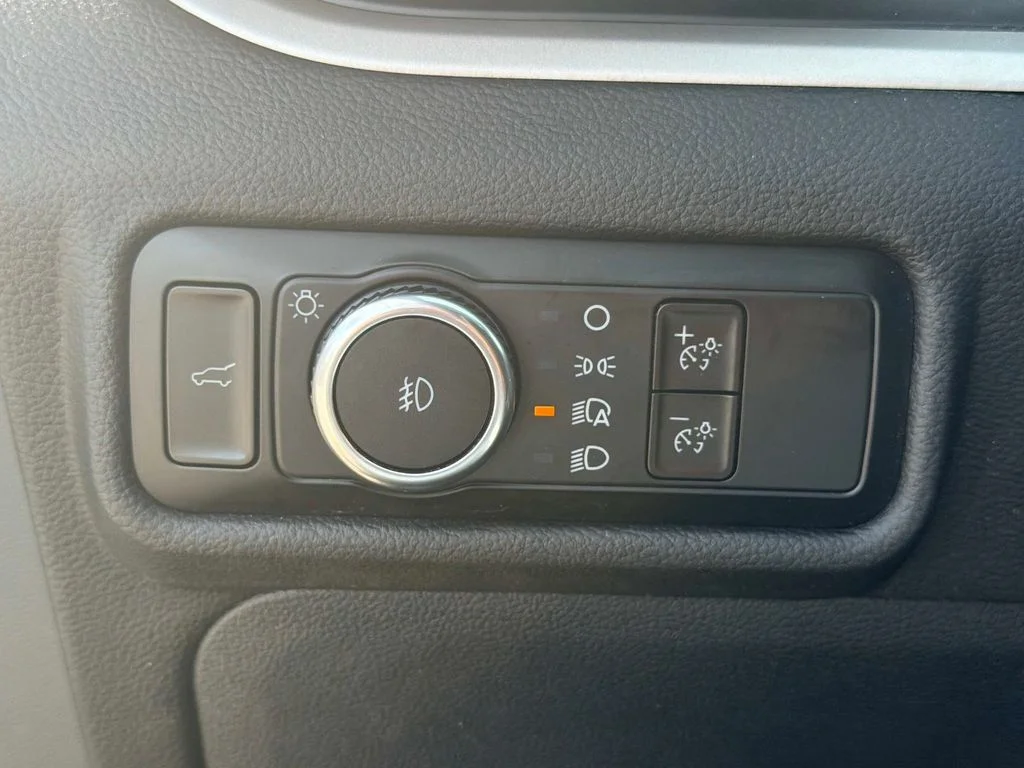 Used 2023 Green Ford XLT image 34