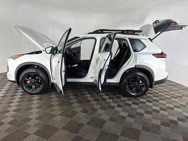 New 2026 Everest White Pearl TriCoat Nissan Rock Creek® image 9
