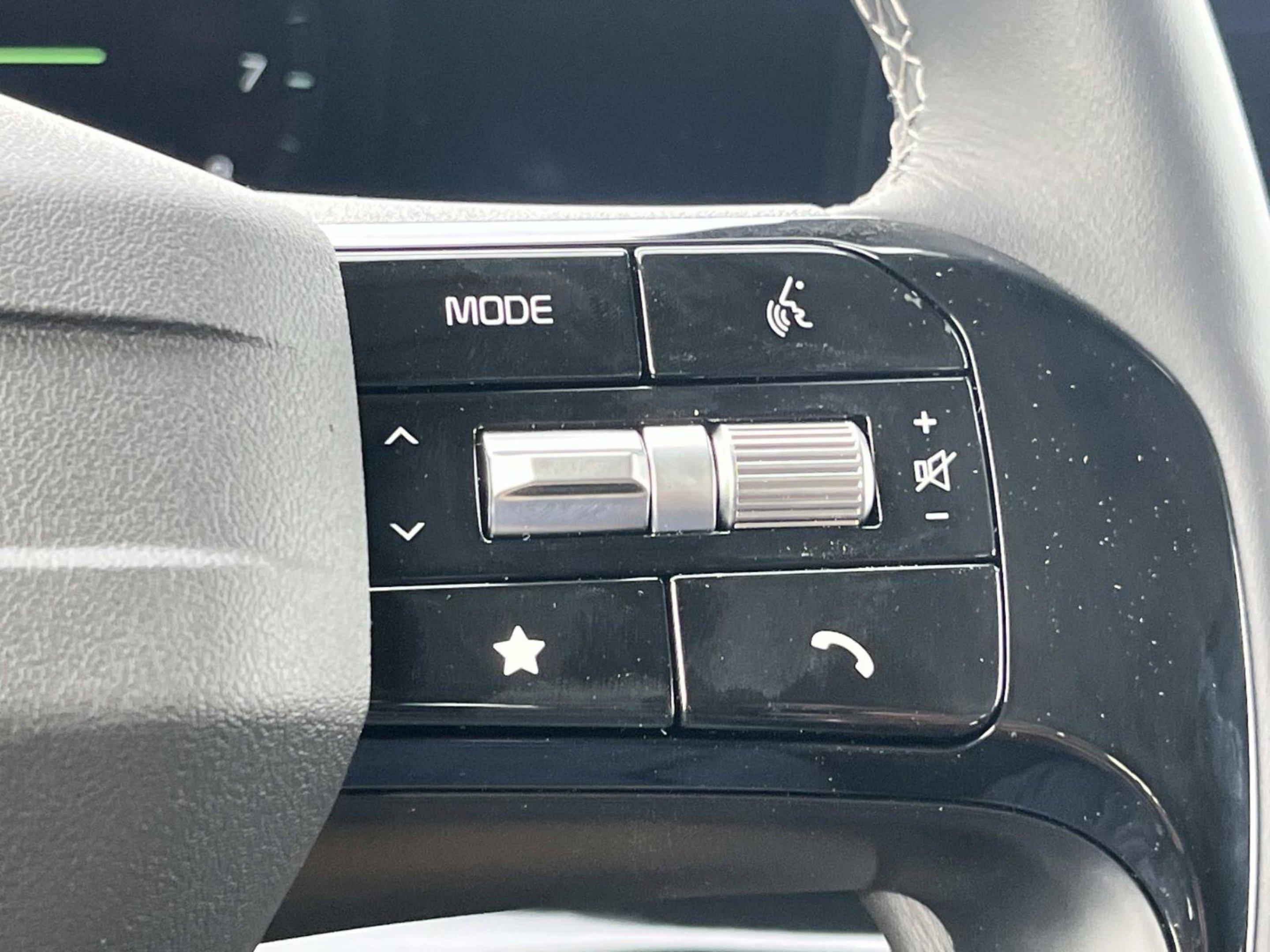 New 2027 Ceramic Silver Kia SX Prestige image 29