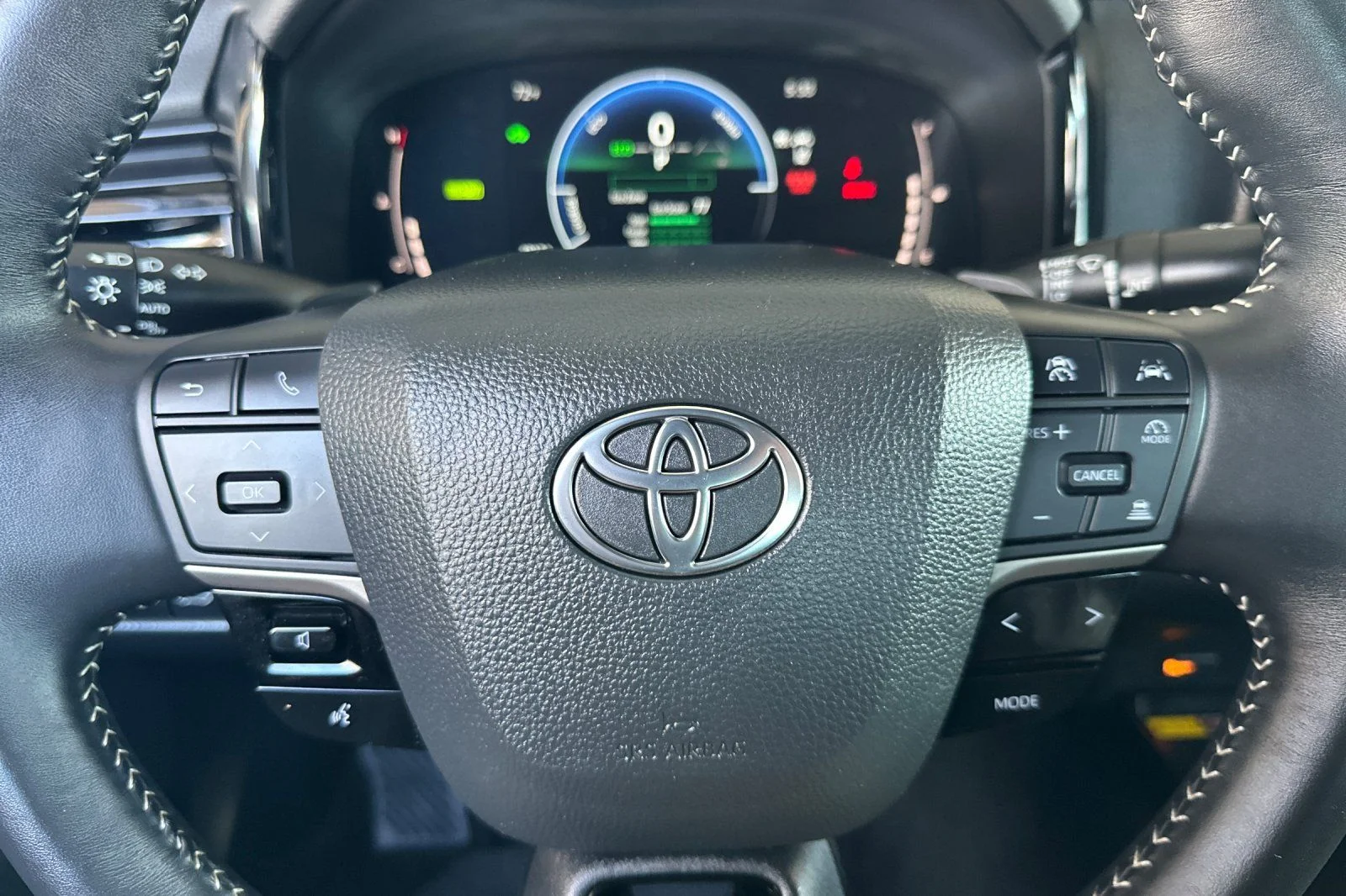Used 2025 Ocean Toyota SE image 18