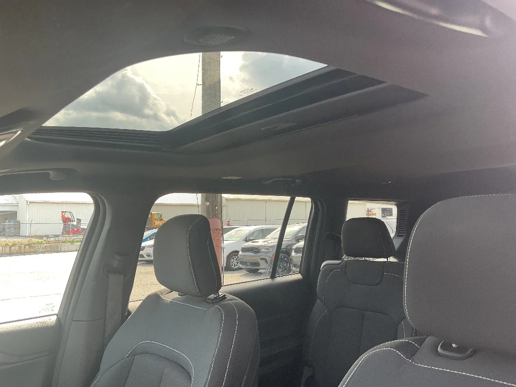 Used 2024 BALTIC GRAY METAL Jeep Laredo X image 14