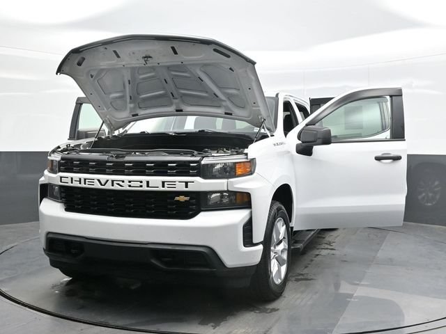 Used 2021 White Chevrolet Custom image 30