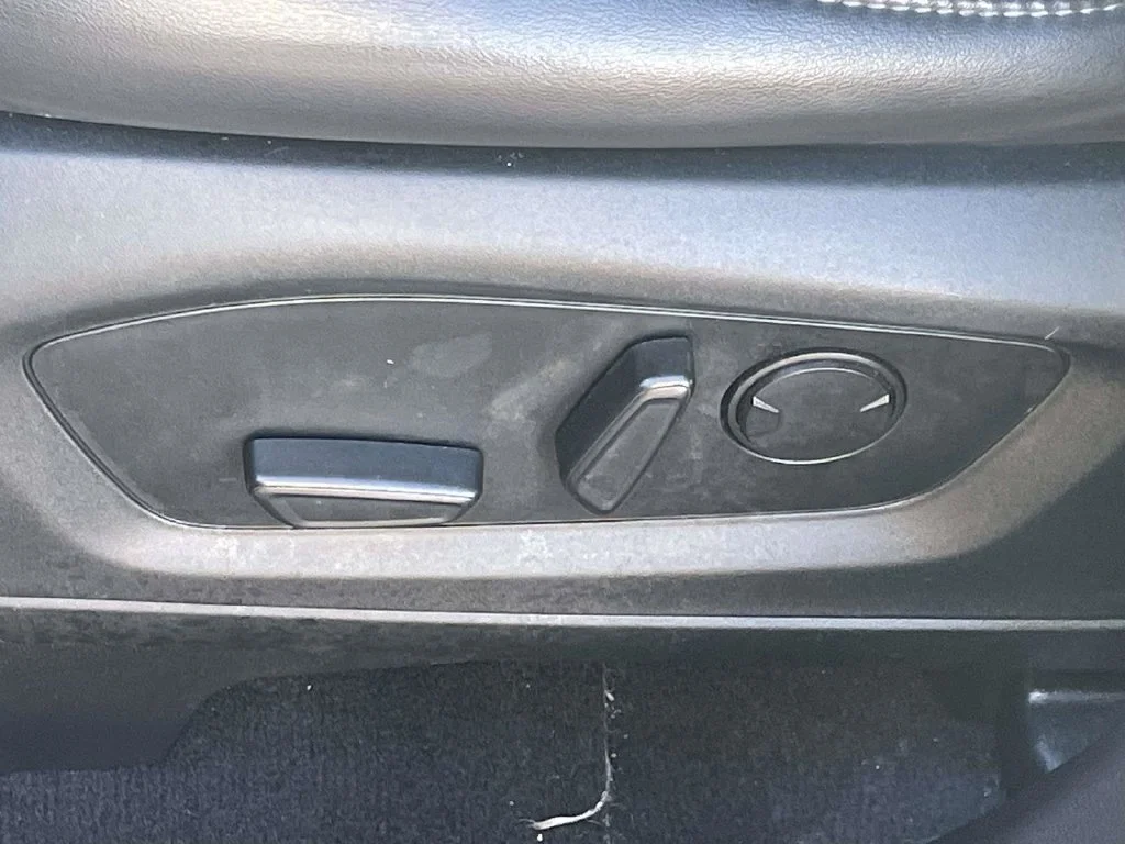Used 2022 Blue Ford XLT image 14