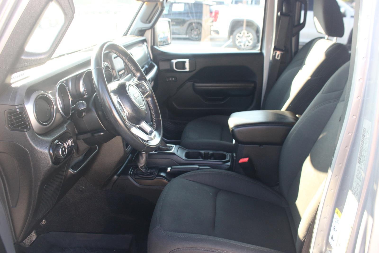 Used 2020 Silver Jeep Sport S image 15