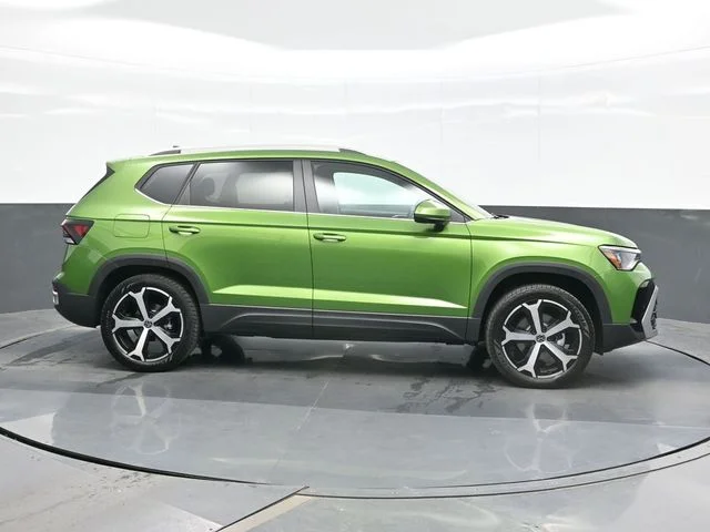 New 2026 Green Volkswagen 1.5T SEL image 8