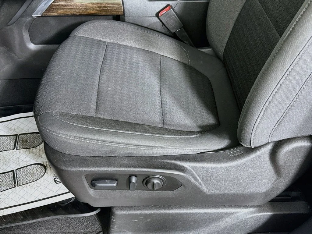 Used 2022 White GMC Elevation image 18