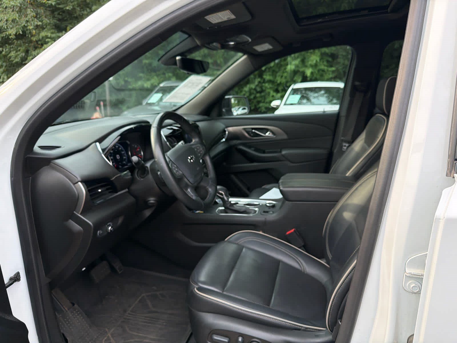Used 2023 Summit White Chevrolet Premier image 5