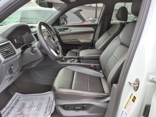 Used 2023 White Volkswagen 3.6L V6 SE w/Technology image 8
