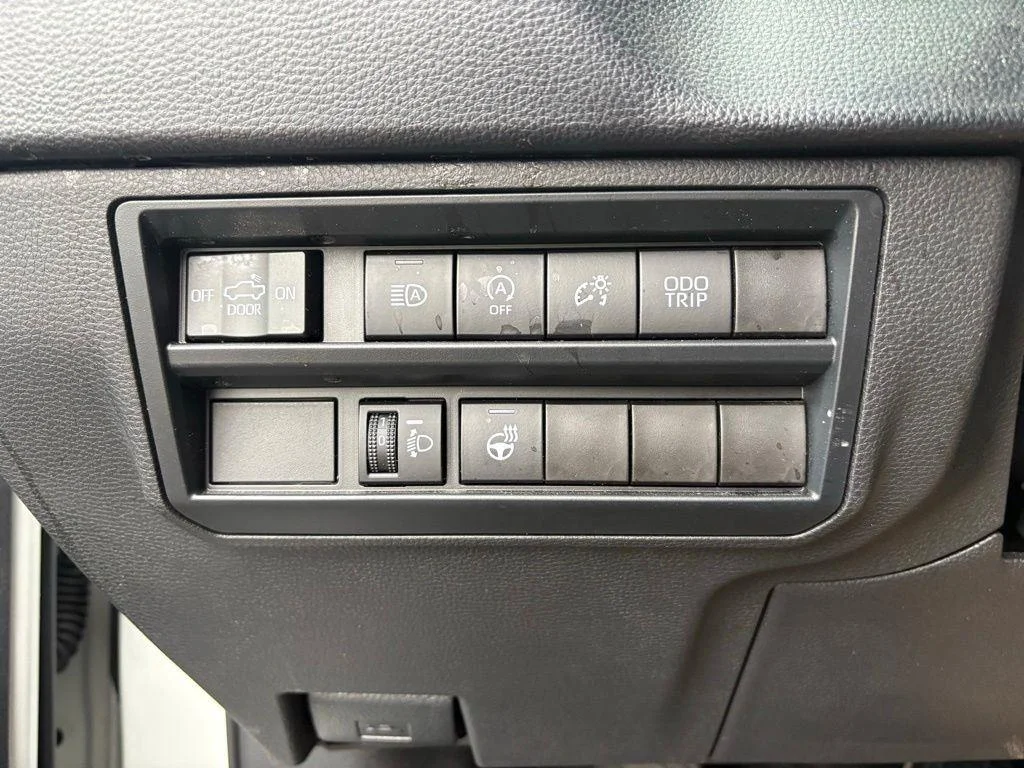 Used 2023 Ice Toyota SR5 image 10