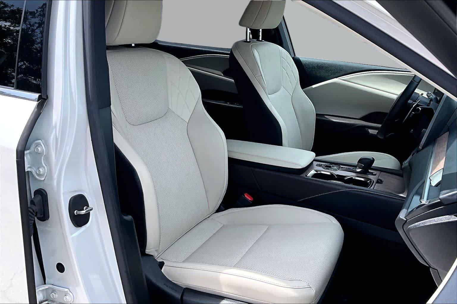 Used 2023 Eminent White Pearl Lexus Premium image 9
