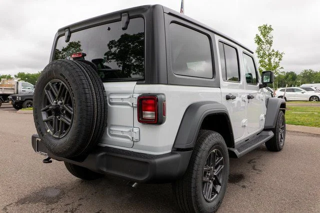 New 2026 Bright White Clear-Coat Exterior Paint Jeep Sport S image 5