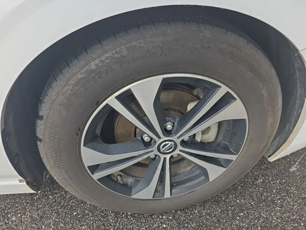 Used 2022 White Nissan SV image 10