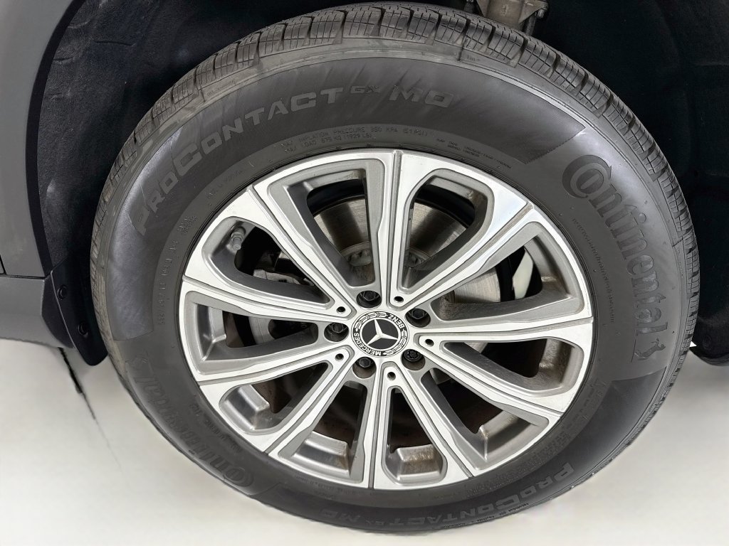 Used 2026 Black Mercedes-Benz GLC 300 image 29