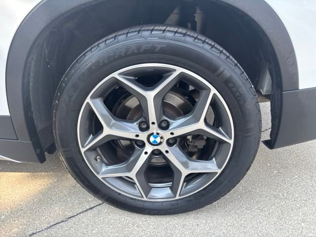 Used 2017 White BMW xDrive28i image 11