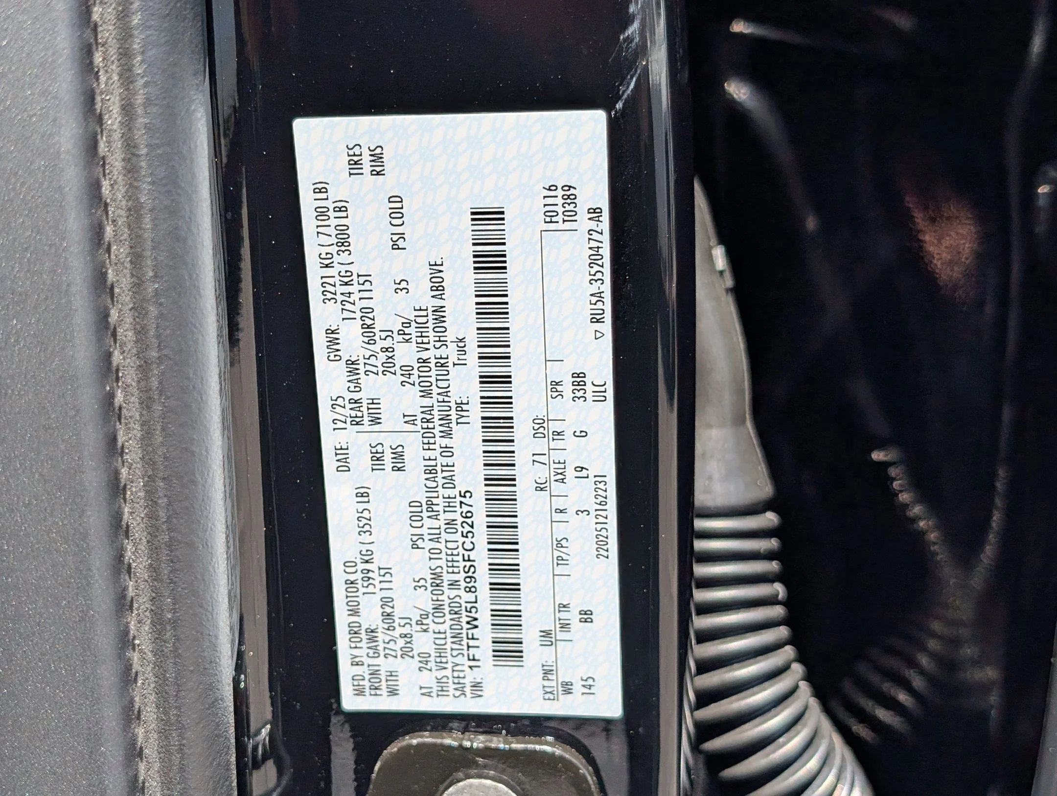 Used 2025 Black Metallic Ford LARIAT image 31