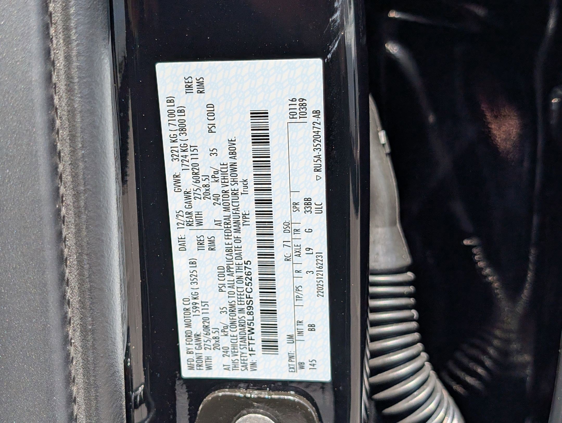 Used 2025 Black Metallic Ford LARIAT image 31