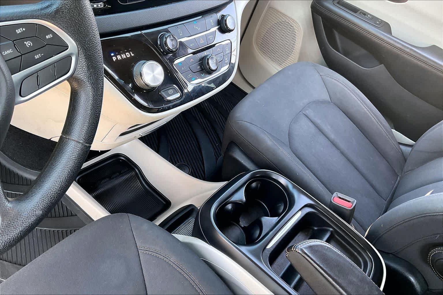 Used 2019 Billet Silver Metallic Clearcoat Chrysler Touring Plus image 15