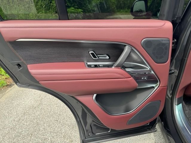 New 2026 Carpathian Grey LAND ROVER SE image 11